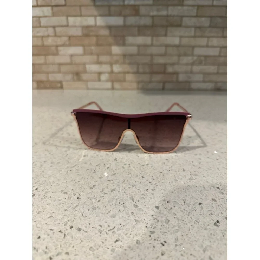 Jessica Simpson Chic Metal Square Shield Sunglasses‎ in Rose Gold & Rose